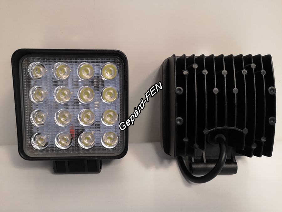 KS0048 FLOOD. 16 Epistar ledes 48W,-os 3840 Lumen teljesítményû kocka alaku terítõfényü munkalámpa. 12-24V, Méretei: 104x104x60mm. aluminium házban, alul fém tartóval, cca:25cm,-es kábellal.IP68,-as vízállóság.