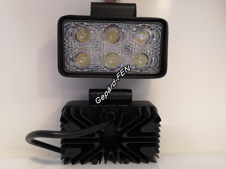 KS2218 SPOT. 6 Epistar ledes 18W,-os 1440 Lumen teljesítményû, kis téglatest alaku szúrófényü munkalámpa.12-24V. Méretei: 100x55x55mm. Alumínium házban,alul fém tartóval, cca: 25 cm kábellal. IP 68,-as vízállóság.