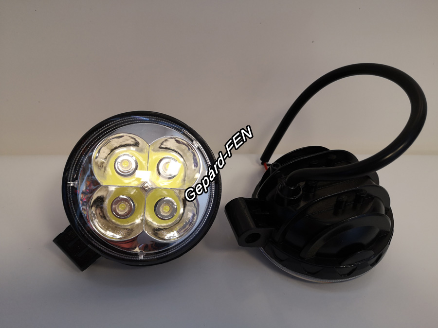 KS0212 SPOT. 4 Epistár ledes,12W,-os 960 Lumen teljesítményû MINI kerek szúrófényû munkalámpa. 12-24V. Méretei: Átm:80mm. Vast: 45mm. Alumínium házban, alúl középen fém tartóval, cca: 25 cm,-es kábellal. IP68,- as vízállóság.