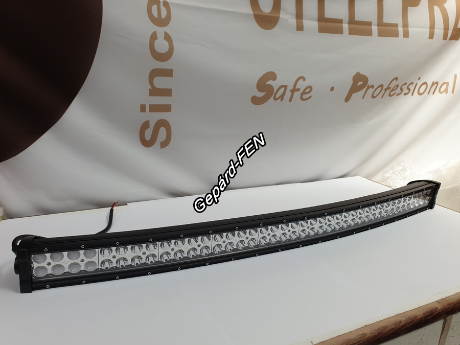 KS88240C 240W 21600 LUMEN 2soros Aluminium házas  Ivelt Fényhíd 12-24V Terítõ ill. szurófény kombináció 105cm