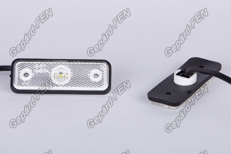 Szélességjelzõ 12-24V téglalap alakú fehér 2 LED-es +gumilap 102mm x 36mm (FT-4B LED)
