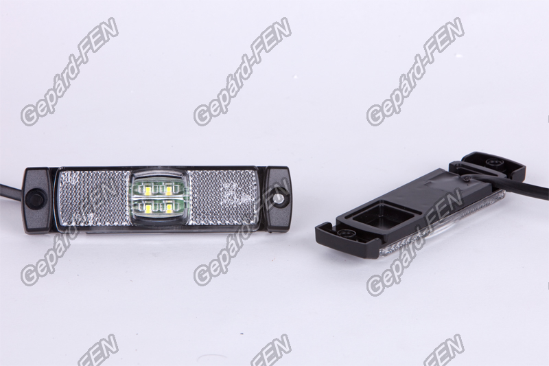 Szélességjelzõ 12-24V téglalap alakú sík hátoldalas fehér középen 4 LED-es 130mm x 32mm (FT-17B LED)