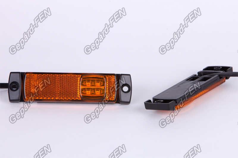 Szélességjelzõ 12-24V téglalap alakú sík hátoldalas sárga szélén 4 LED-es 130mm x 32mm (FT-18Z LED)