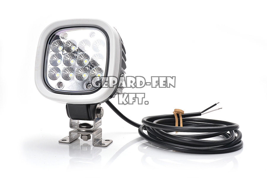 W130 tipuscsalád.1207. Rendkívül nagy teljesítményü -12 led, 7000 lumen- terítõfényü munkalámpa. 12-24V,-os kivitel.Omega talp,2,5m vezetékkel.Teljes méret:110x159x83mm.Vizállóság: IP66/68. Szúrófényü változat: WAS0361 !!