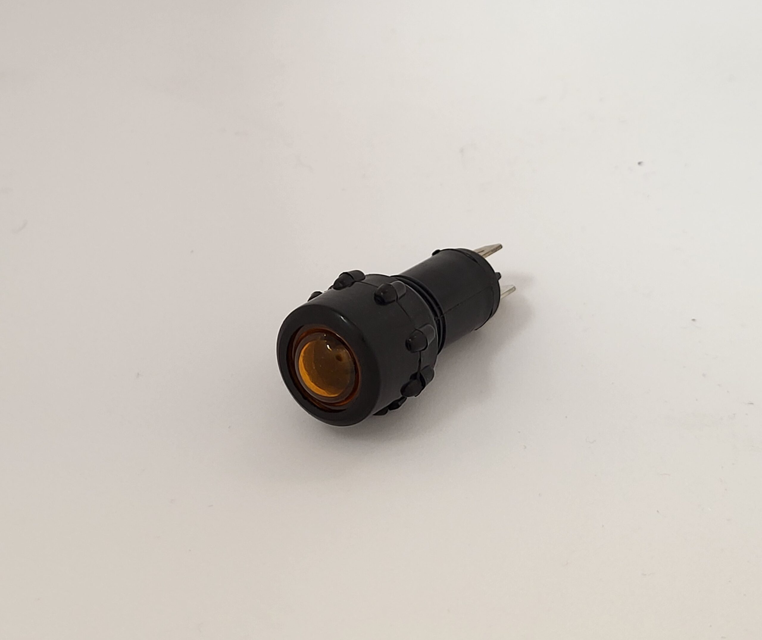 12-24V,-os LED,-es univerzális kerek kontrollámpa, mûanyag házban.-SÁRGA- Csavaros vezetékrögzítéssel, egyedi csomagolásban.