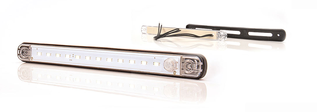 LW10 típuscsalád.729.24v,-os hosszúkás csík alakú belsõ világítás. LAPOS kivitel. 12LED,-es 3W, 285 Lumen teljesítmény. Sensoros (érintõs). Méretei: 238x21mm, vast.: 11mm, furattáv.: 212mm.